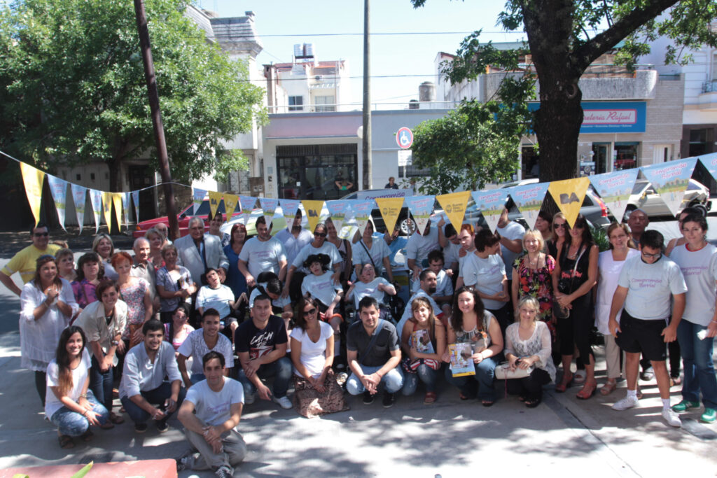 La Comuna 11 homenajeó a la Mujer con un mural en Villa Santa Rita