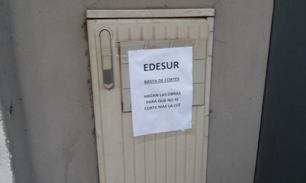 Cortes de luz en Segurola al 200: “empezaron después de la instalación de tres edificios”, dicen los vecinos