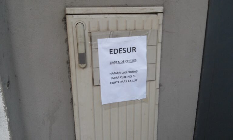 Cortes de luz en Segurola al 200: “empezaron después de la instalación de tres edificios”, dicen los vecinos