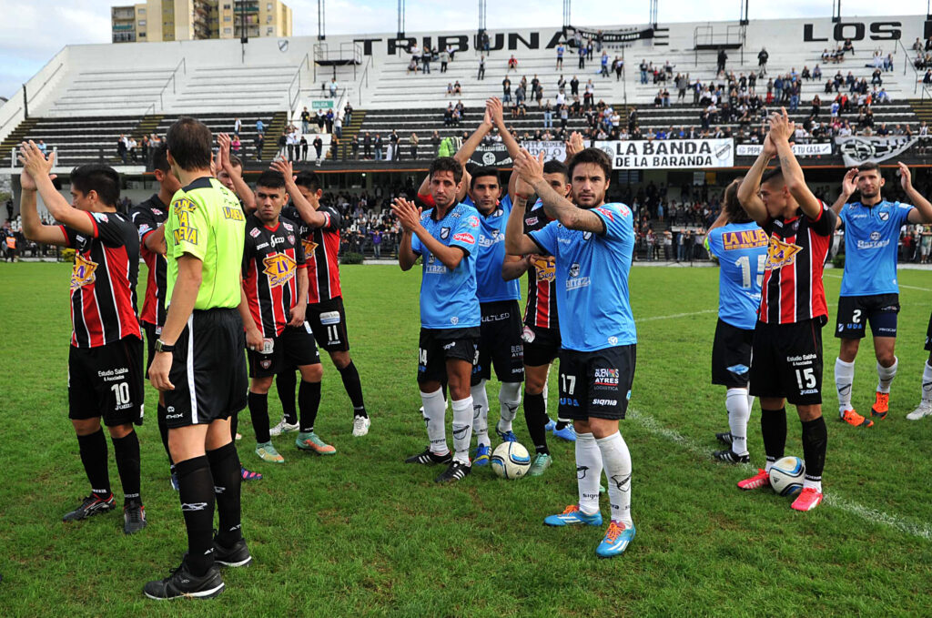 Un escándalo empañó la goleada del Albo: le ganaba 4 a 1 a Chacarita, y fue suspendido por incidentes a 3 minutos del final
