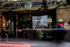 24-escuelatomada
