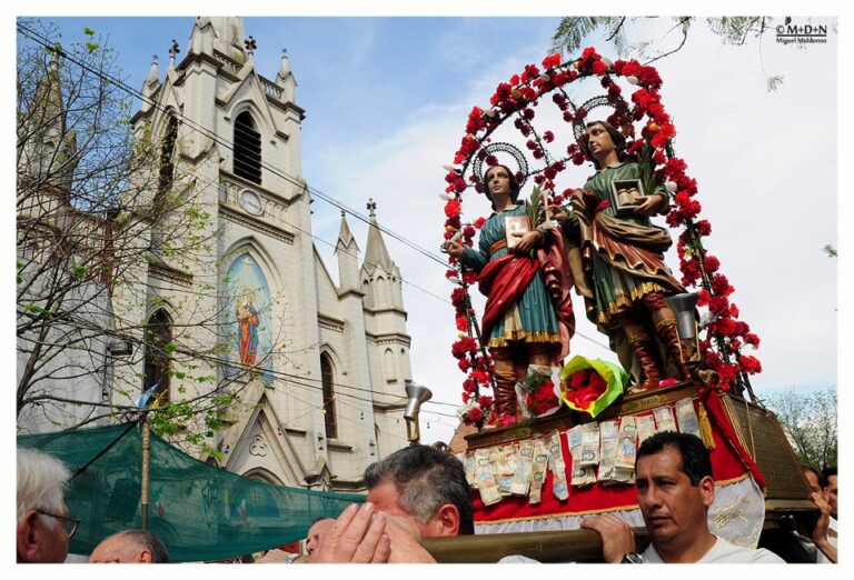 SAN COSME Y SAN DAMIÁN. Fiesta religiosa y popular en el corazón de Floresta