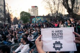 Estudiantes y docentes porteños marcharon para apoyar el proyecto de boleto estudiantil gratuito