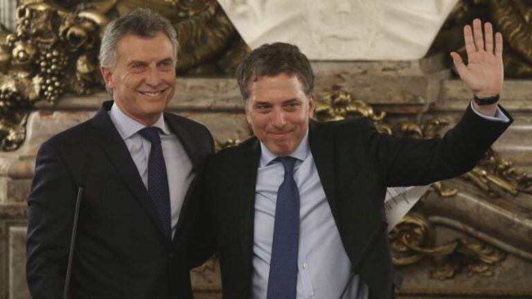 26-dujovne macri