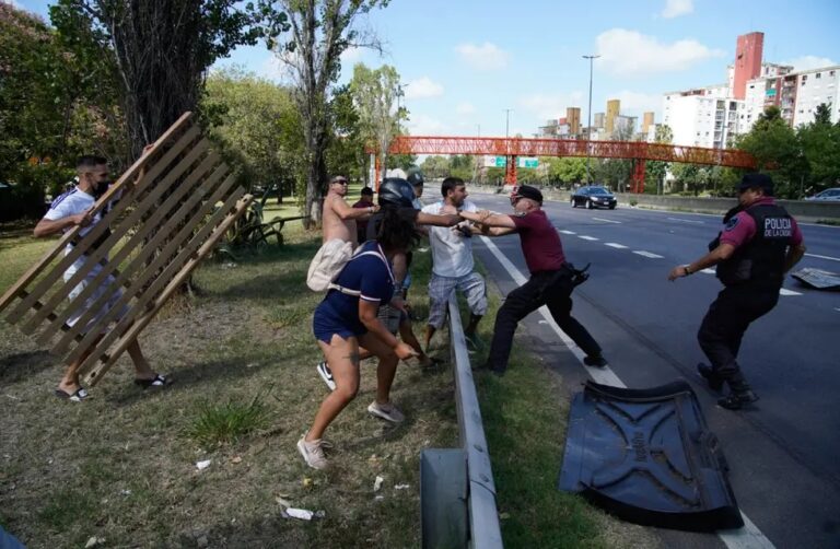 16-represion