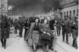 stroop-report-warsaw-ghetto-uprising-judios-a-la-deportacion_4138eef1_1280x883