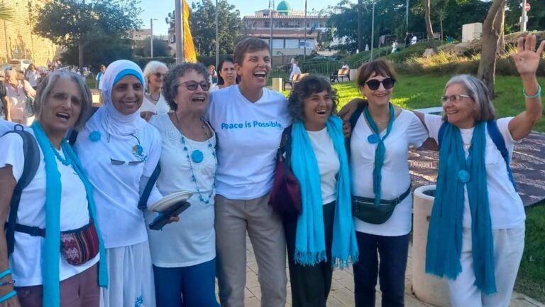 16-mujeres por la paz