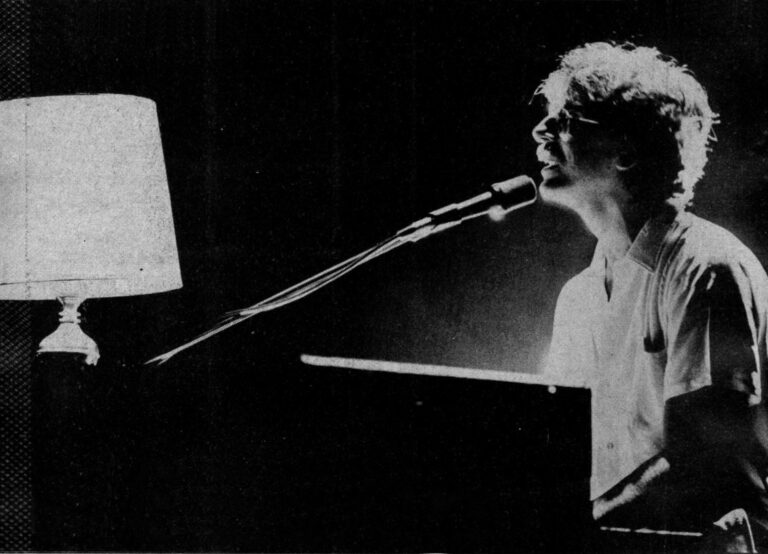 Charly_García_presenta_Clics_modernos