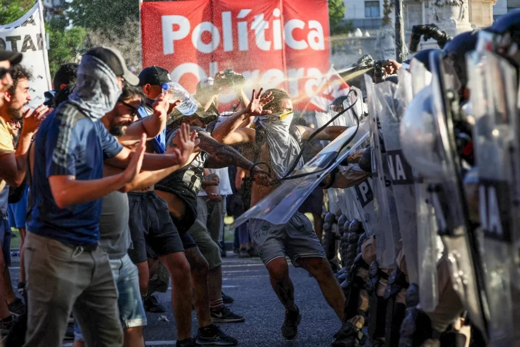 01-represion
