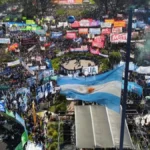 Otra marcha multitudinaria por la universidad pública