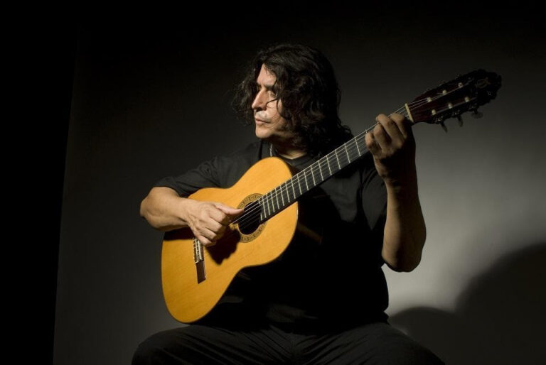 25-salinas guitarra