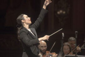 07-directora de orquesta