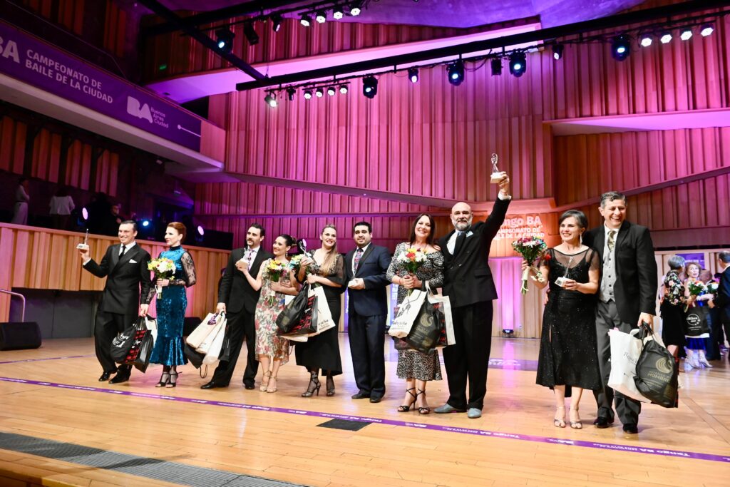 12-campeones baile