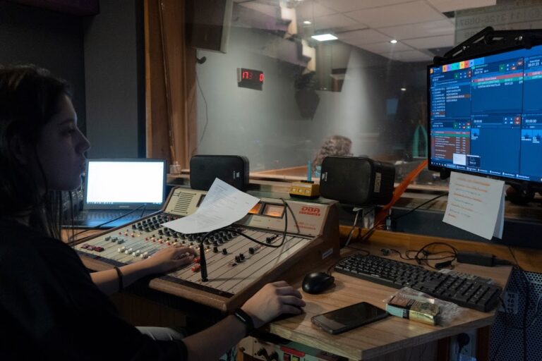 17-fm la tribu