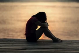 22-mujer triste