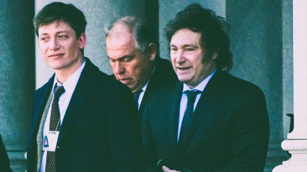 14-milei caputo santiago