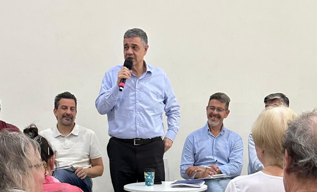 05-jorge macri en liniers