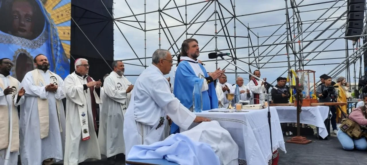 14-curas villeros en lujan