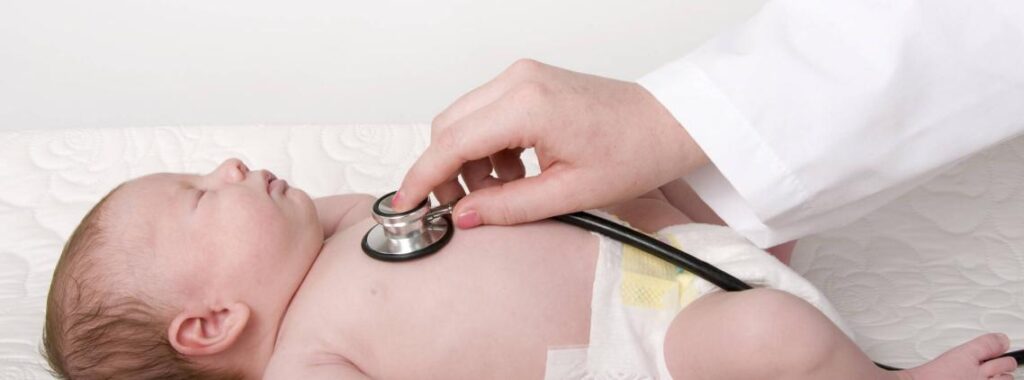 05-bebé médico