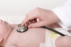 05-bebé médico