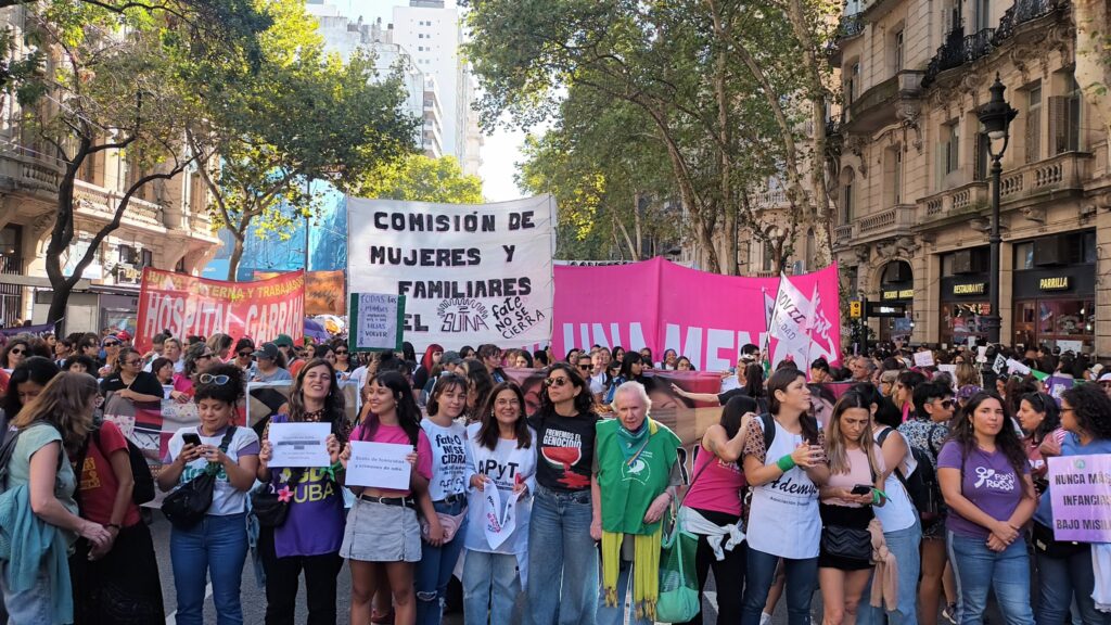 marcha a mujer