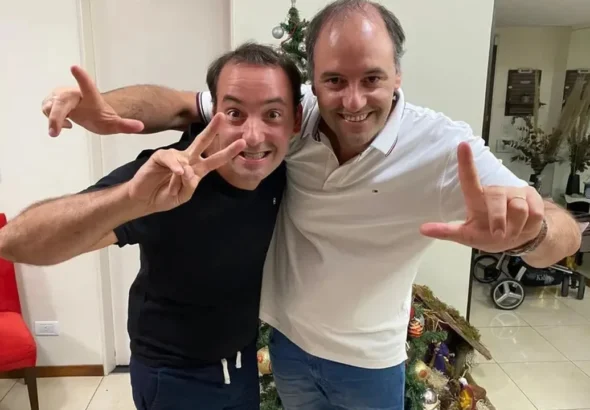 adornis