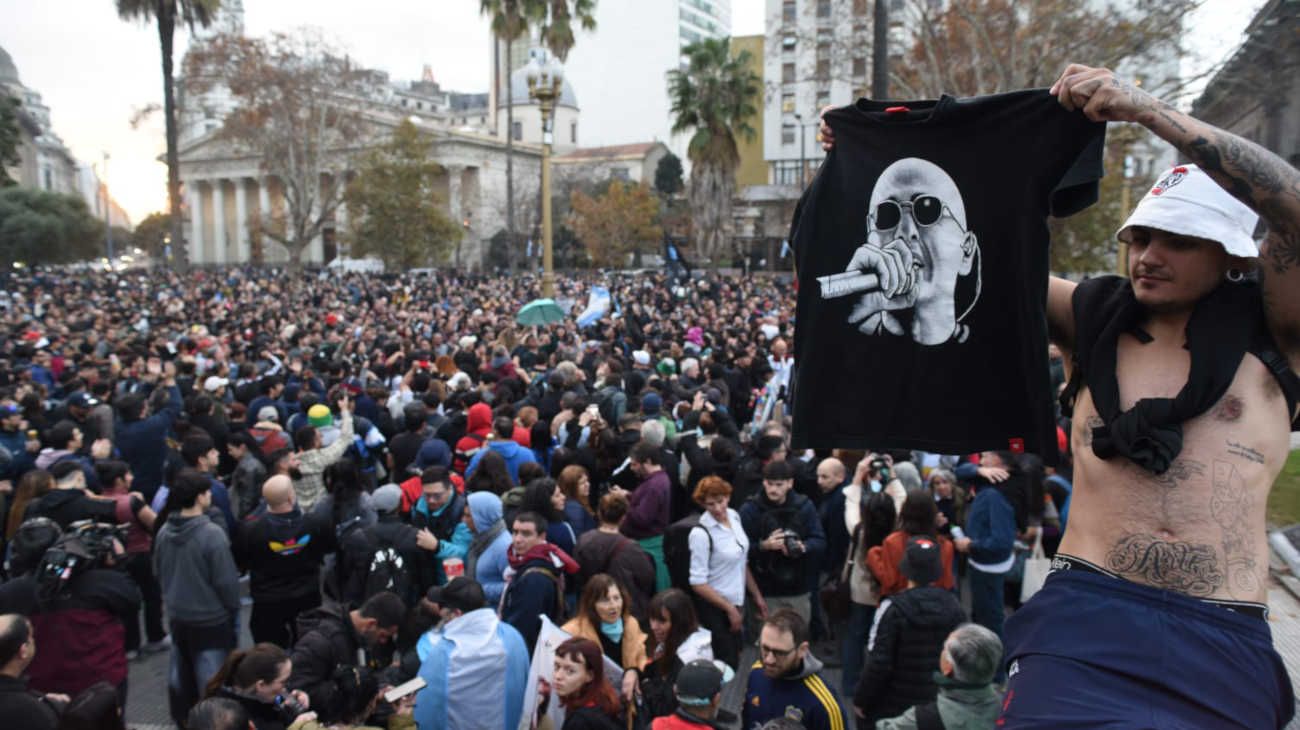 indio plaza de mayo