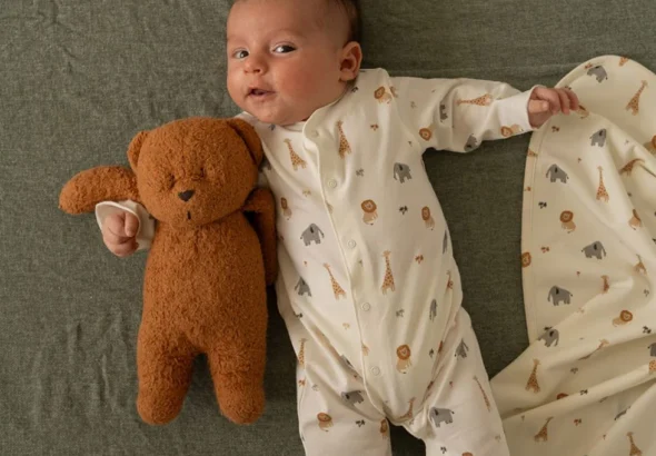 que-llevar-al-hospital-para-el-nacimiento-del-bebe-979x1024